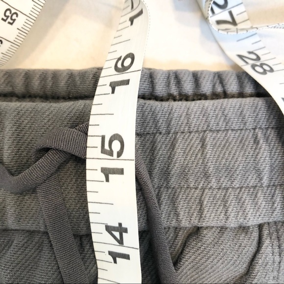 NWT Athleta Farallon Skirt, Grey, Size 14 - Picture 9 of 13